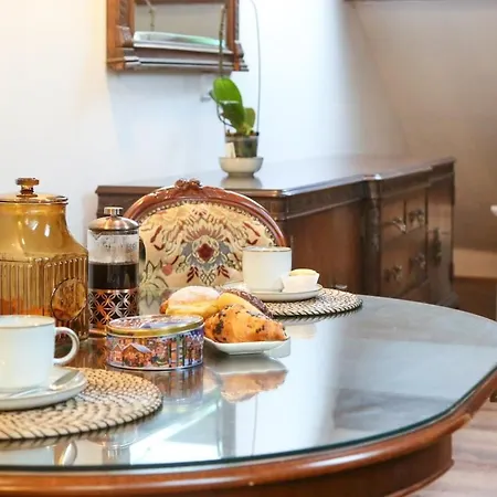 Maximilian Apartment